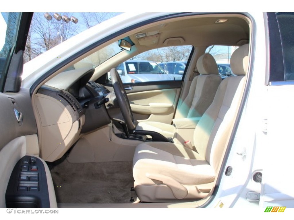 2004 Accord LX Sedan - Taffeta White / Ivory photo #11