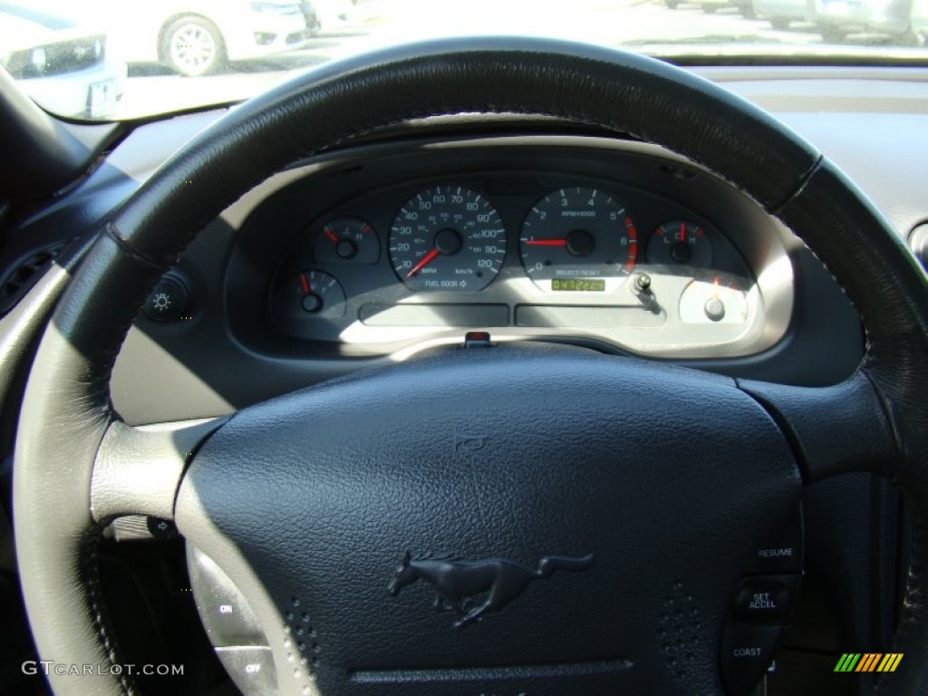 2002 Mustang V6 Convertible - Oxford White / Medium Graphite photo #15