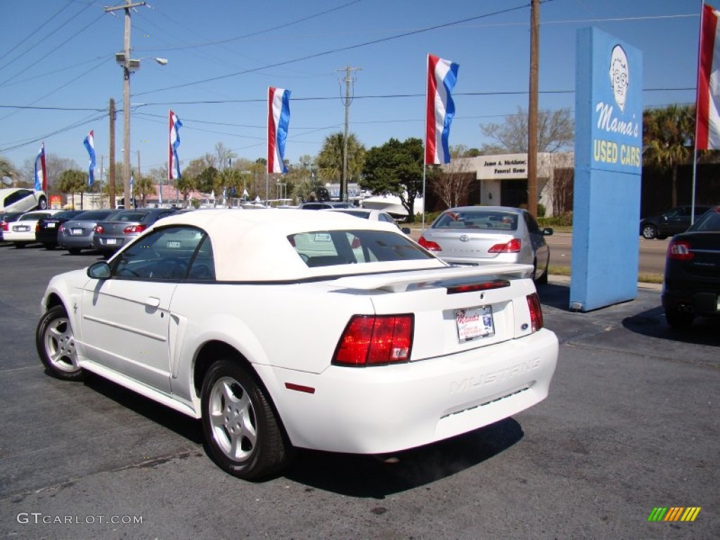 2002 Mustang V6 Convertible - Oxford White / Medium Graphite photo #24