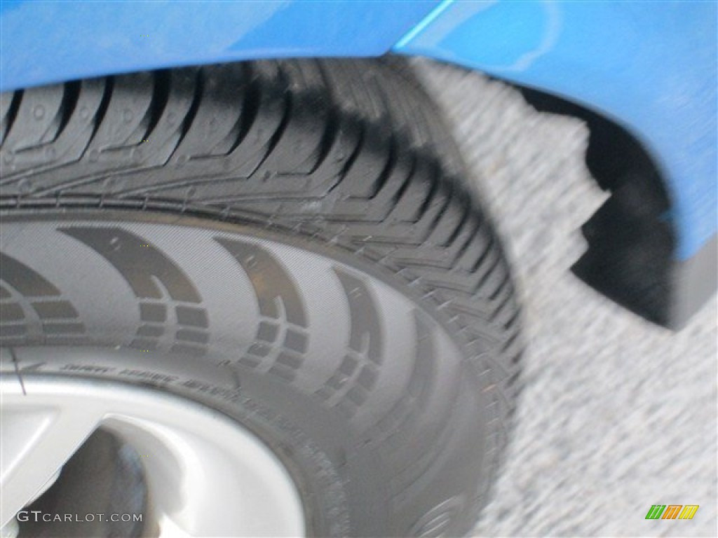 2012 Focus SE Sport 5-Door - Blue Candy Metallic / Two-Tone Sport photo #8