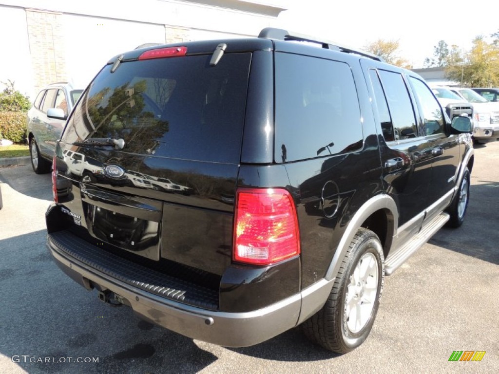 2004 Explorer XLT 4x4 - Black / Graphite photo #16