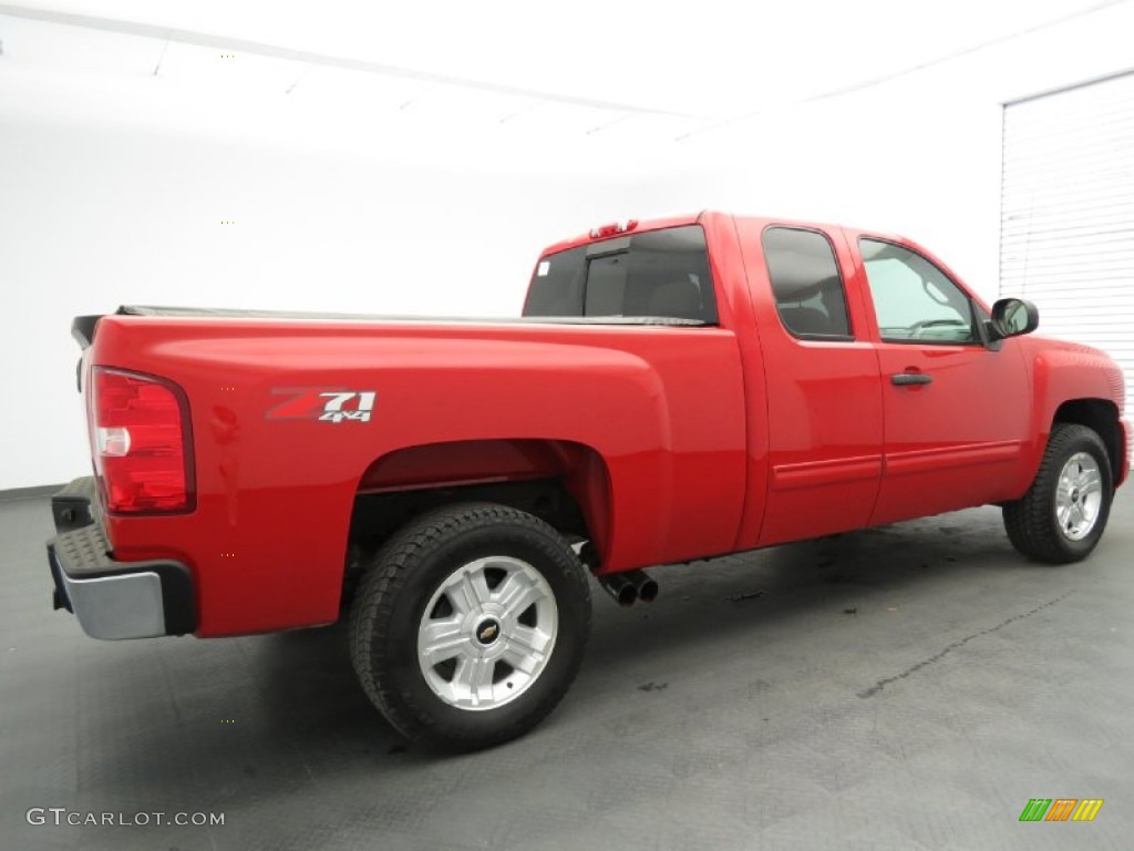 2009 Silverado 1500 LT Extended Cab 4x4 - Victory Red / Light Titanium photo #5