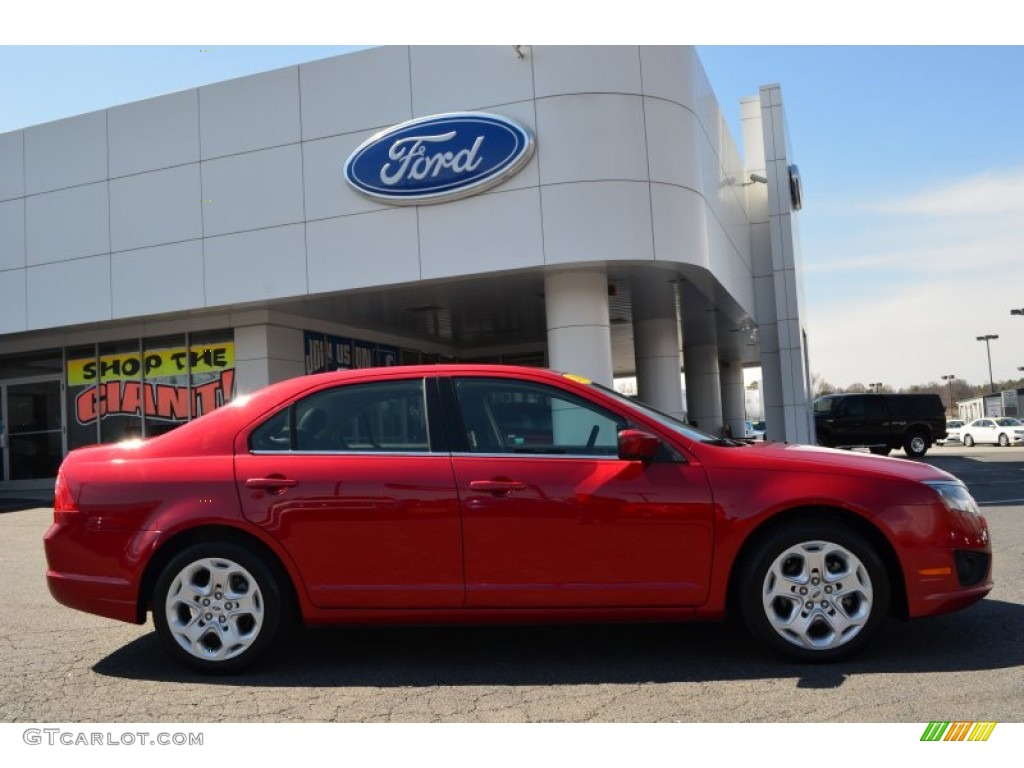 2011 Fusion SE V6 - Red Candy Metallic / Charcoal Black photo #2