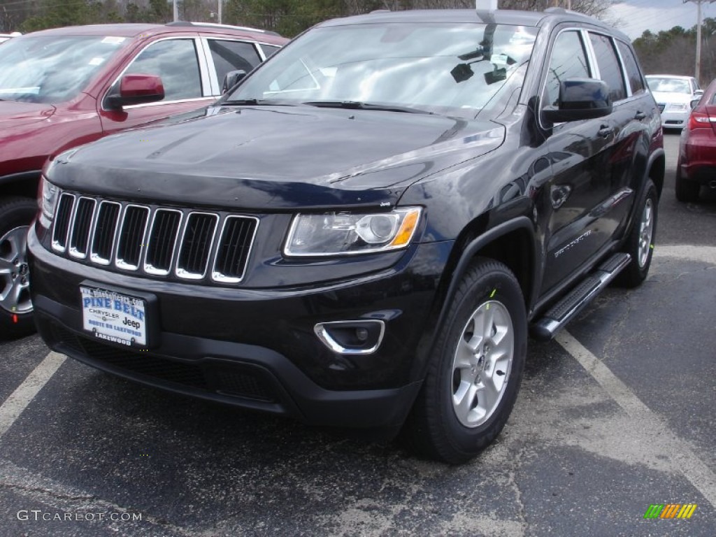 2014 Grand Cherokee Laredo 4x4 - Brilliant Black Crystal Pearl / Morocco Black photo #1