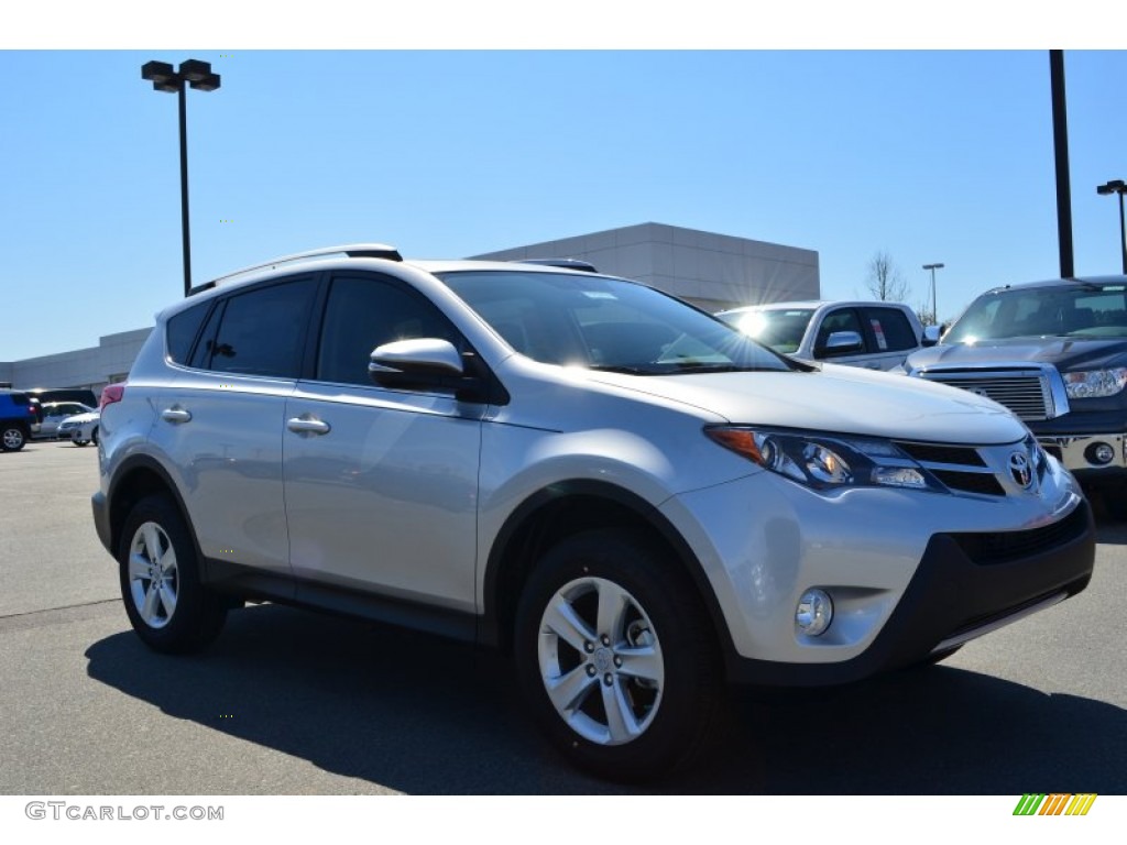 2013 RAV4 XLE - Classic Silver Metallic / Ash photo #7