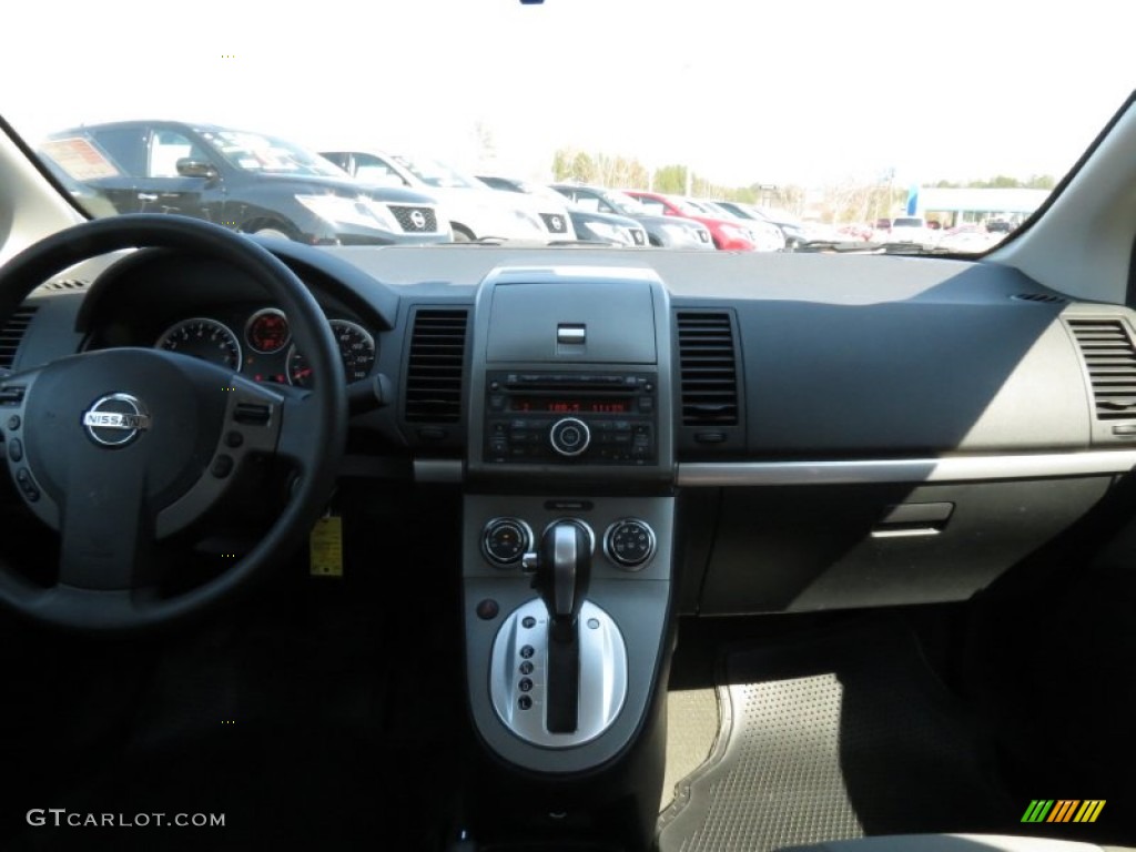 2012 Sentra 2.0 S - Aspen White / Charcoal photo #17