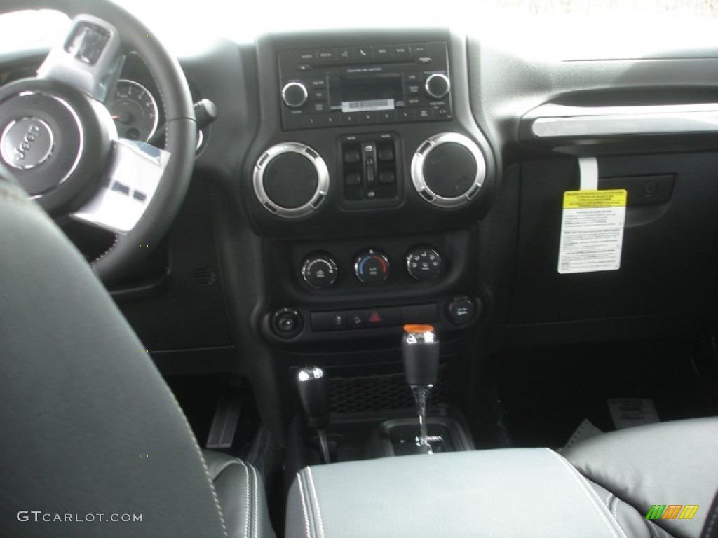 2013 Wrangler Unlimited Oscar Mike Freedom Edition 4x4 - Black / Freedom Edition Black/Silver photo #3