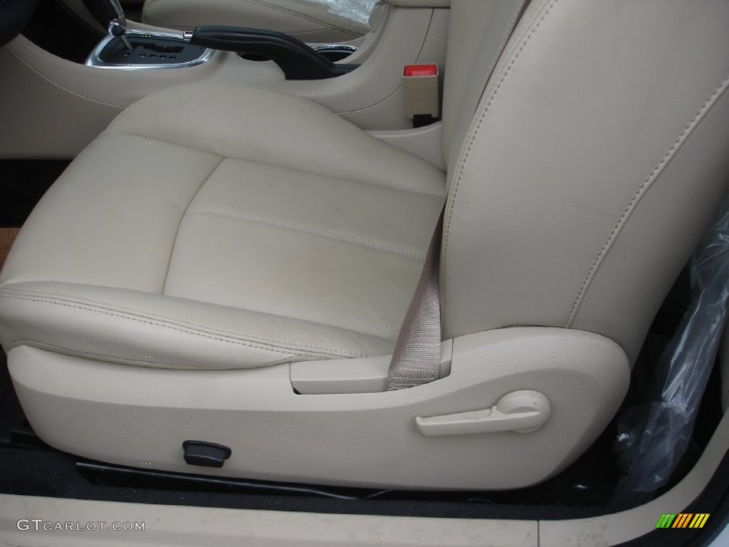 2013 200 Limited Hard Top Convertible - Bright White / Black/Light Frost Beige photo #2