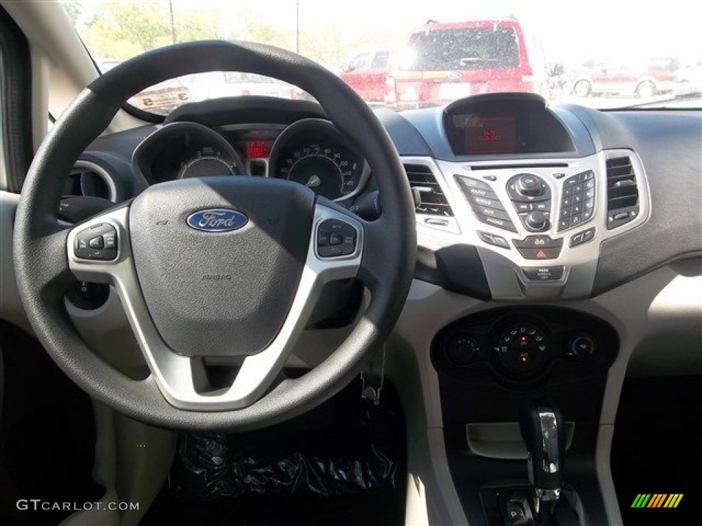 2013 Fiesta SE Sedan - Ingot Silver / Charcoal Black/Light Stone photo #15