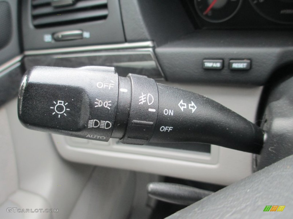 2008 Kia Amanti Standard Amanti Model Controls Photo #79083229