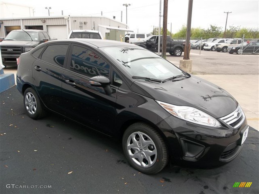 2013 Fiesta SE Sedan - Tuxedo Black / Charcoal Black photo #8