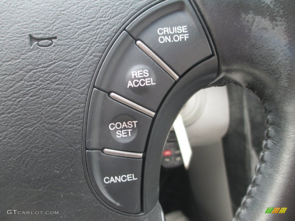 2008 Kia Amanti Standard Amanti Model Controls Photo #79083292