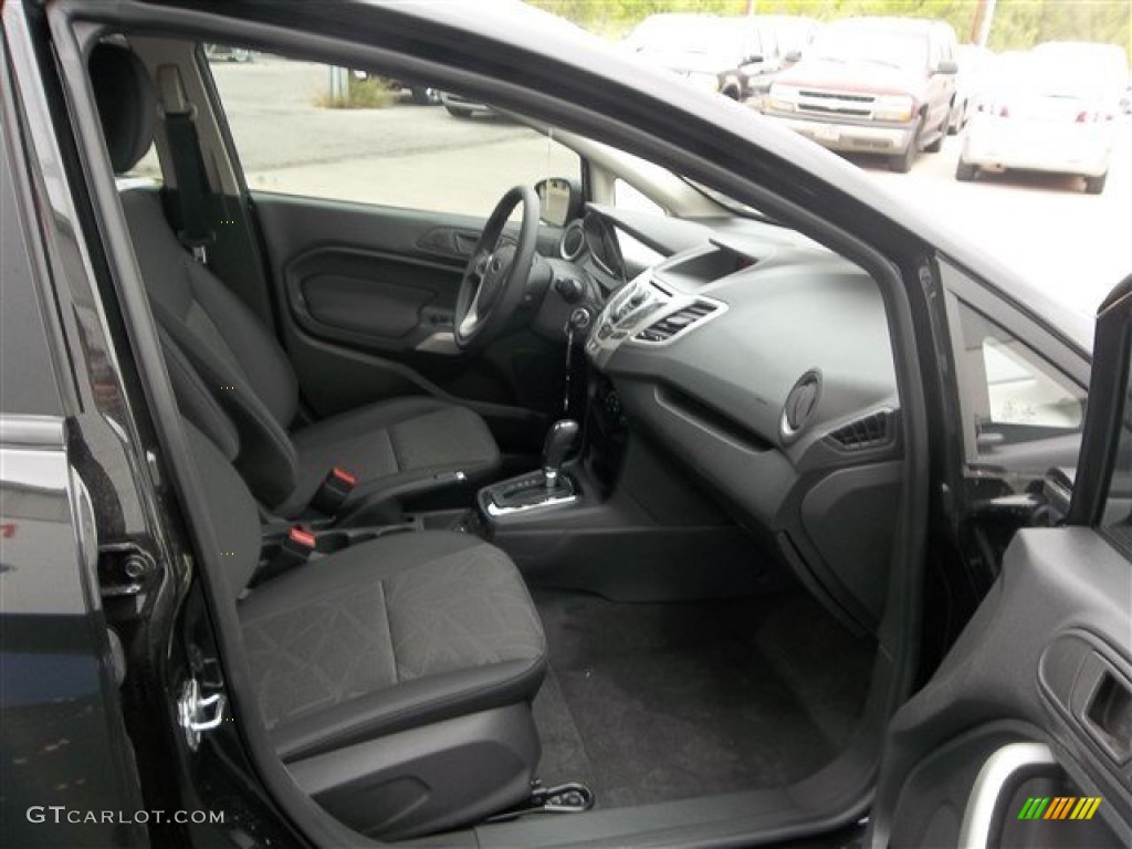 2013 Fiesta SE Sedan - Tuxedo Black / Charcoal Black photo #11