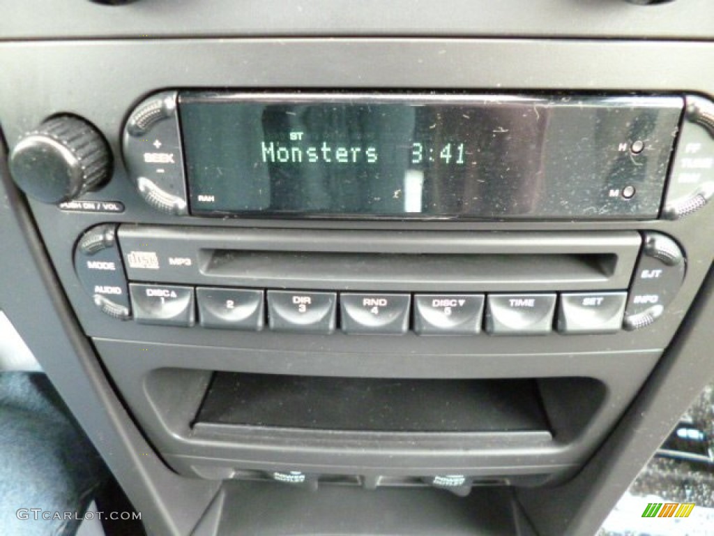 2006 Chrysler Pacifica Standard Pacifica Model Controls Photo #79085231