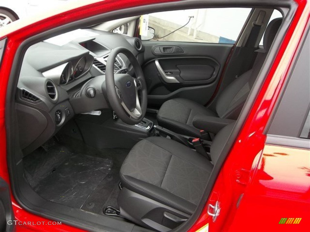 2013 Fiesta SE Sedan - Race Red / Charcoal Black photo #17