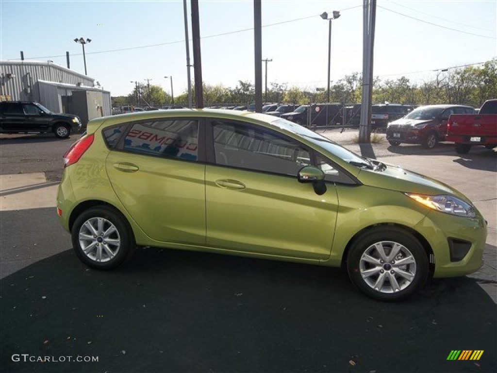 2013 Fiesta SE Hatchback - Lime Squeeze / Charcoal Black photo #9