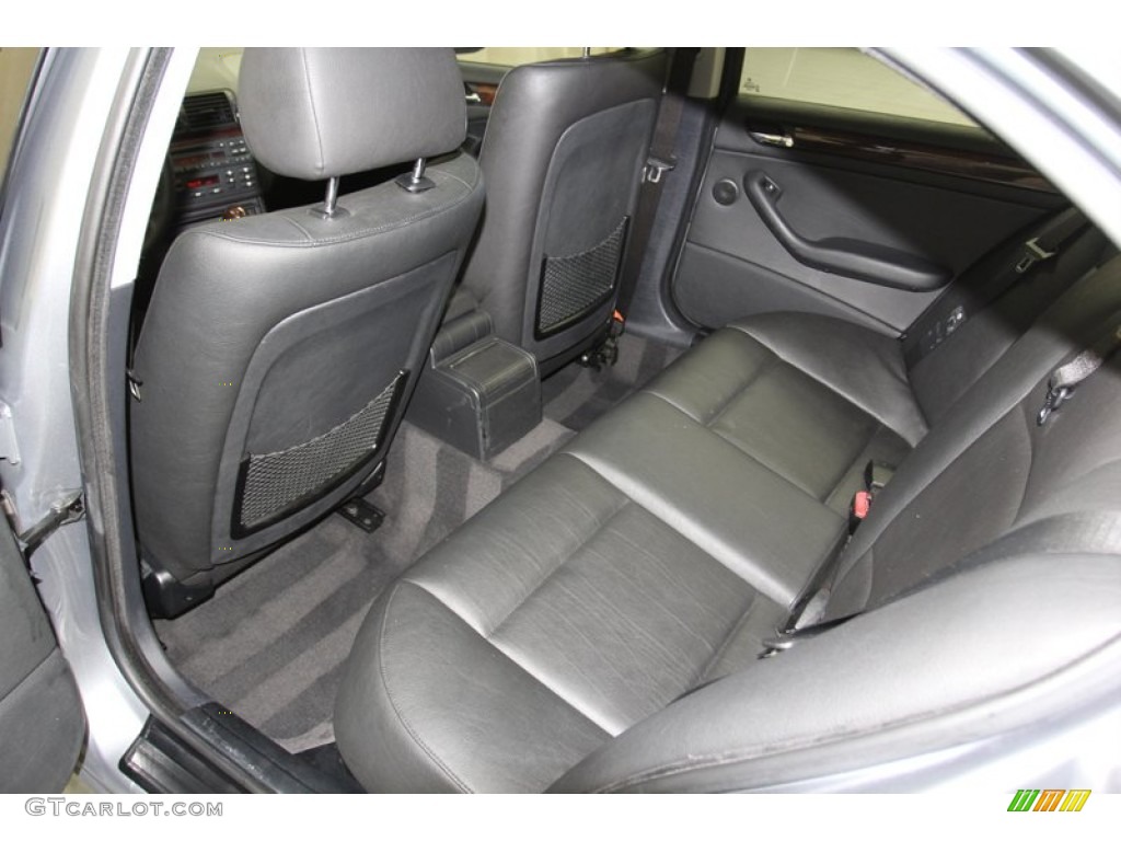 2005 BMW 3 Series 325i Sedan Rear Seat Photo #79090444