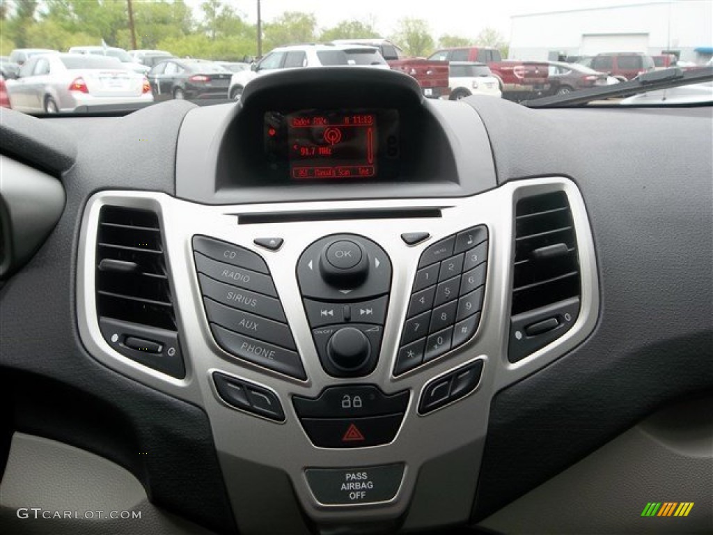 2013 Fiesta SE Sedan - Violet Gray / Charcoal Black/Light Stone photo #20