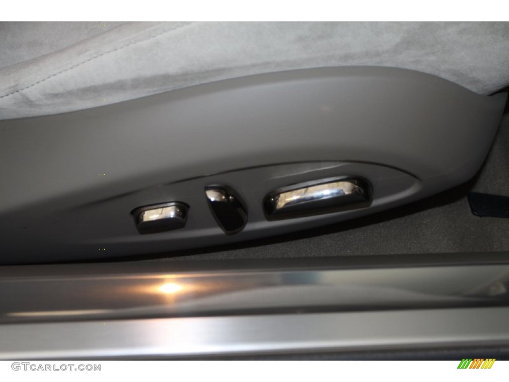 2012 Fisker Karma EcoChic Controls Photo #79091556