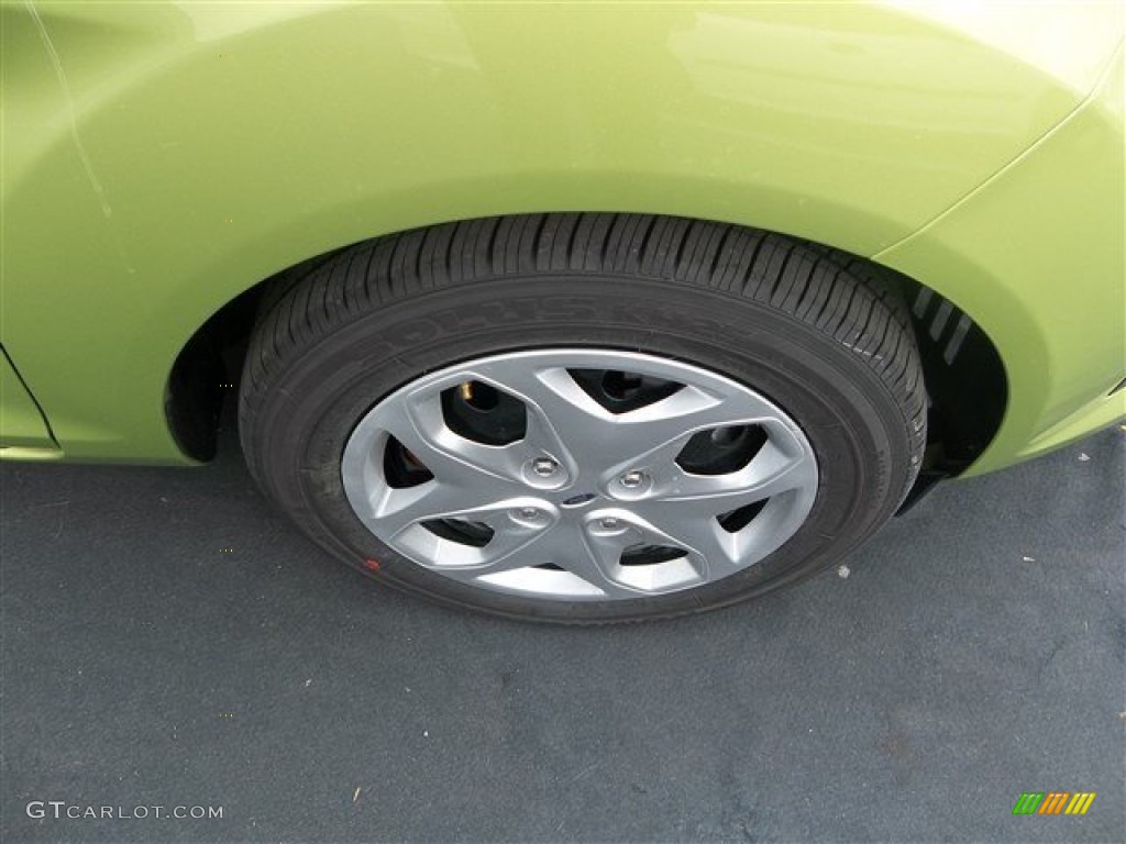 2013 Fiesta SE Sedan - Lime Squeeze / Charcoal Black photo #11