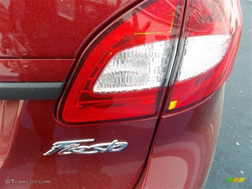 2013 Fiesta SE Sedan - Ruby Red / Charcoal Black/Light Stone photo #5