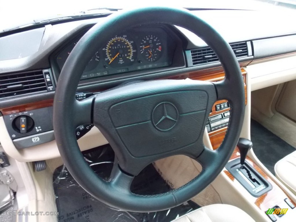1995 Mercedes-Benz E 320 Wagon Parchment Steering Wheel Photo #79094757