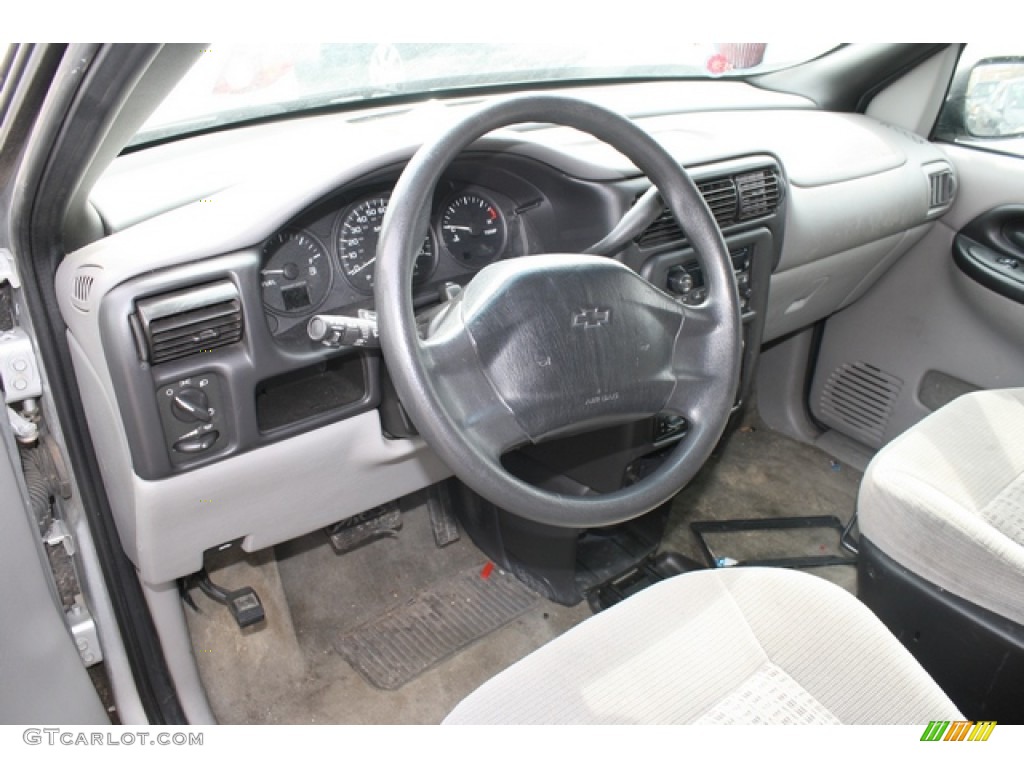 Medium Gray Interior 2003 Chevrolet Venture LS Photo #79095316