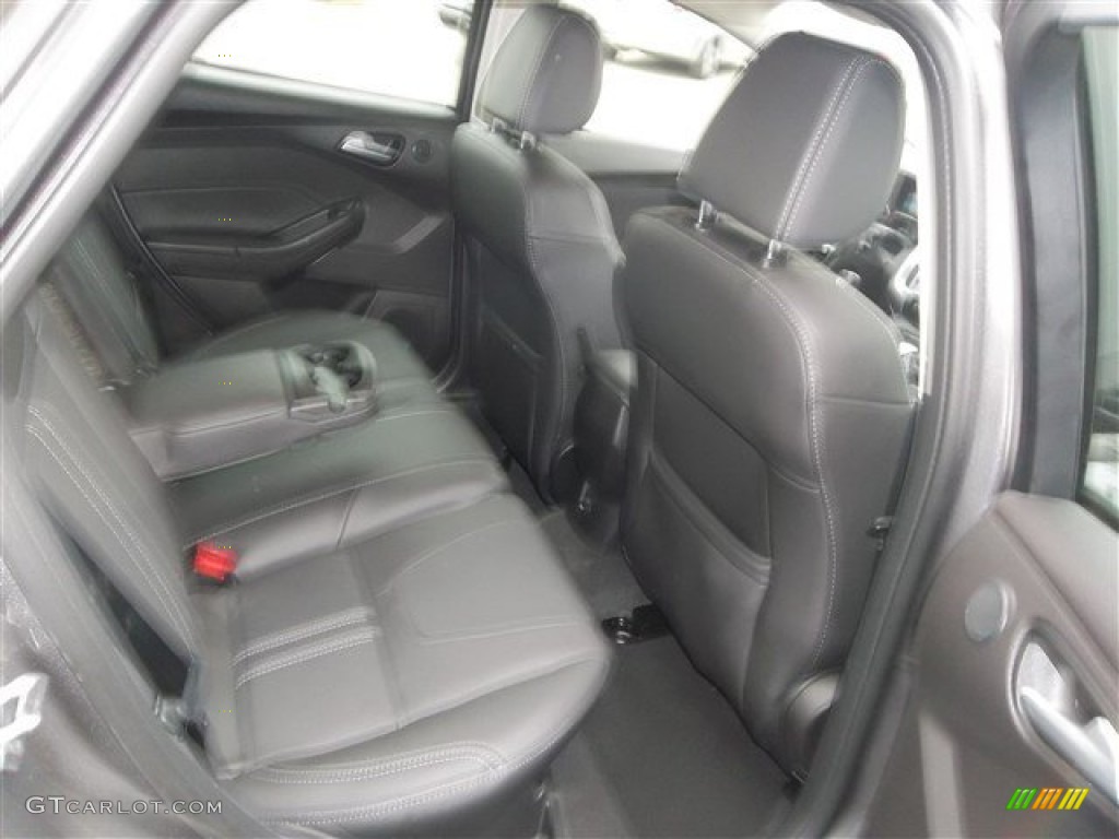 2013 Focus SE Sedan - Sterling Gray / Charcoal Black photo #14