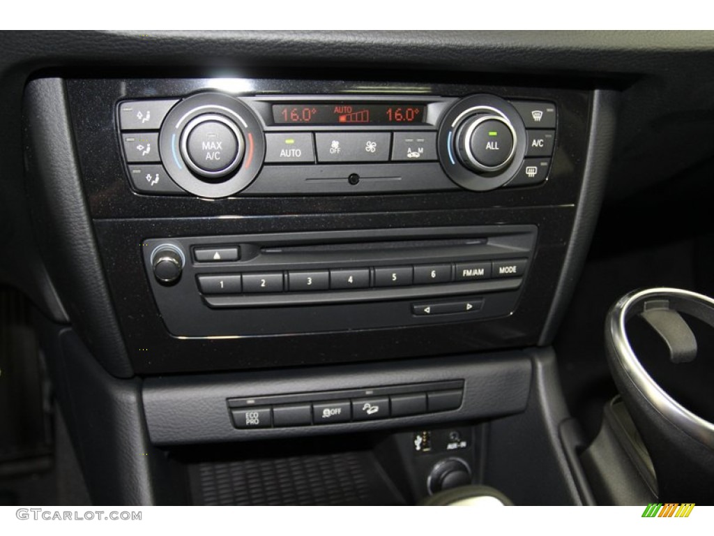 2013 BMW X1 xDrive 35i Controls Photo #79099705