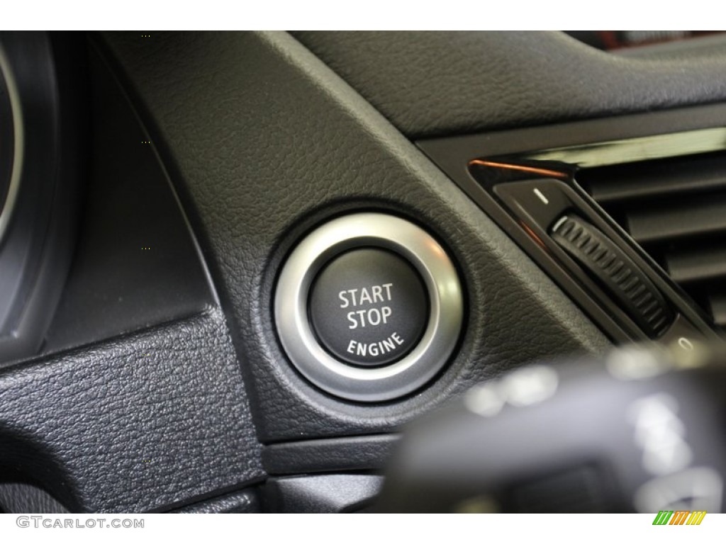 2013 BMW X1 xDrive 35i Controls Photo #79099798