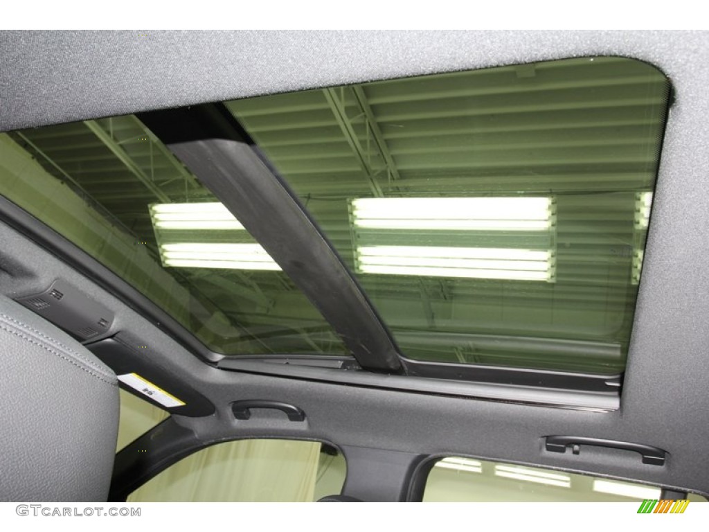 2013 BMW X1 xDrive 35i Sunroof Photos