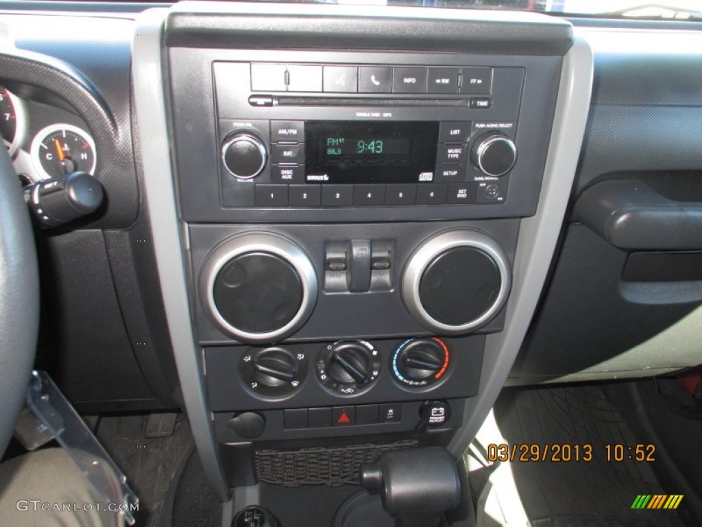 2010 Wrangler Sport Mountain Edition 4x4 - Mango Tango Pearl / Dark Slate Gray/Medium Slate Gray photo #12