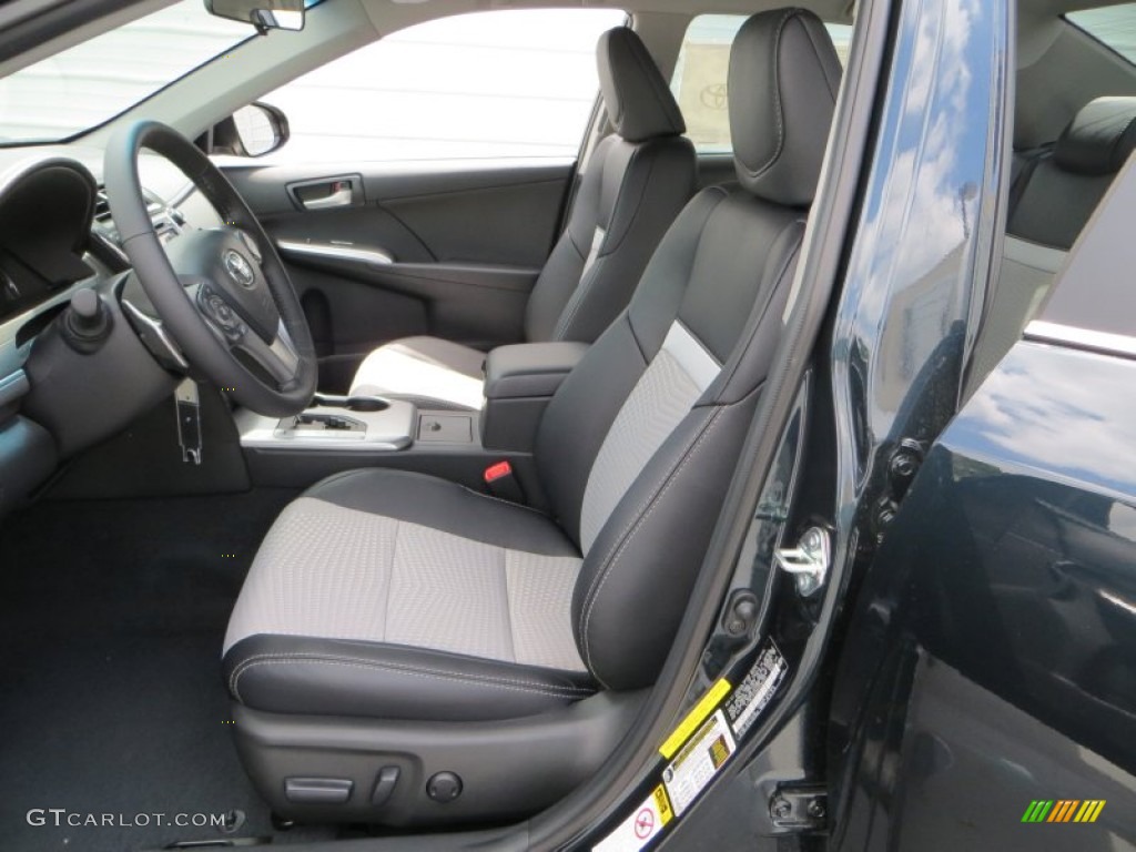 2013 Camry SE - Cosmic Gray Metallic / Black/Ash photo #23