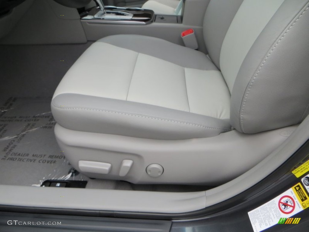 2013 Camry XLE V6 - Magnetic Gray Metallic / Ash photo #24