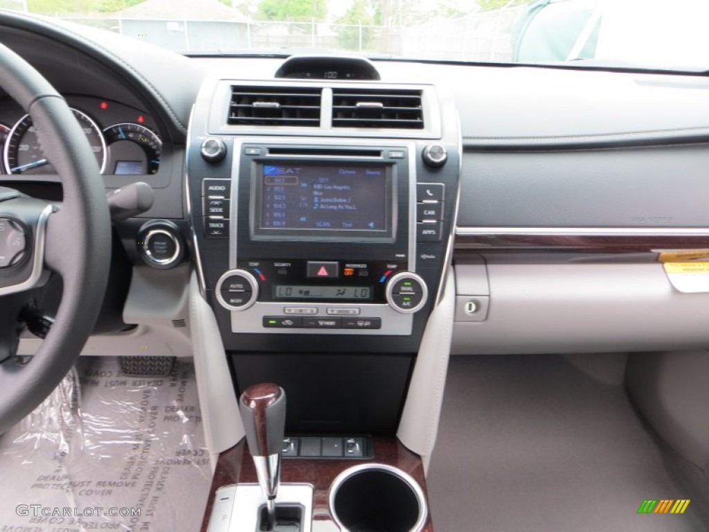 2013 Camry XLE V6 - Magnetic Gray Metallic / Ash photo #28