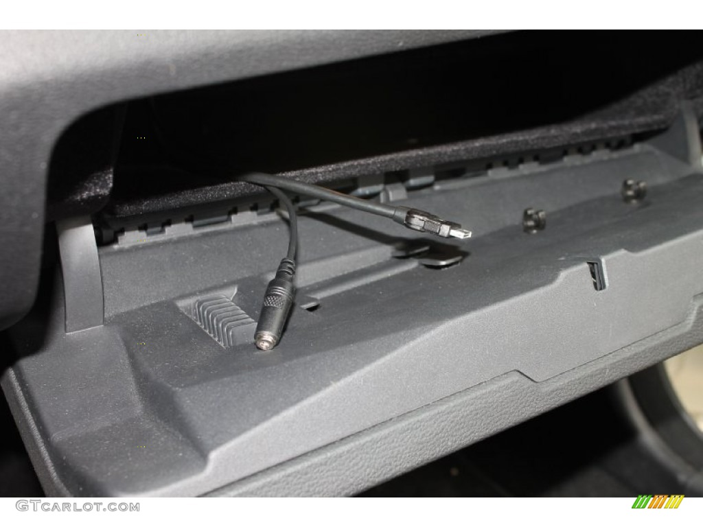 2011 E 550 Coupe - Arctic White / Black photo #26