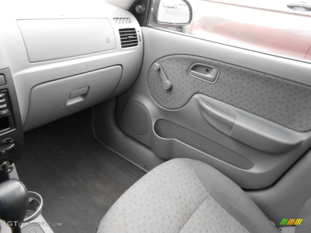 2003 Rio Sedan - Classic Red / Gray photo #12