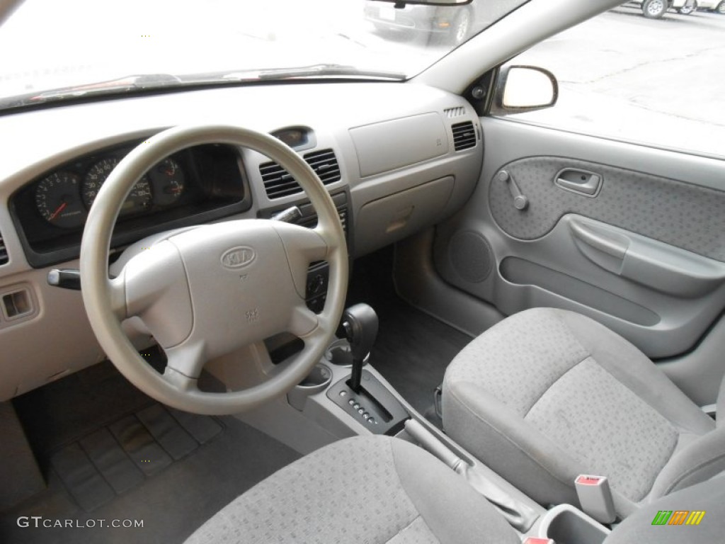 2003 Rio Sedan - Classic Red / Gray photo #13