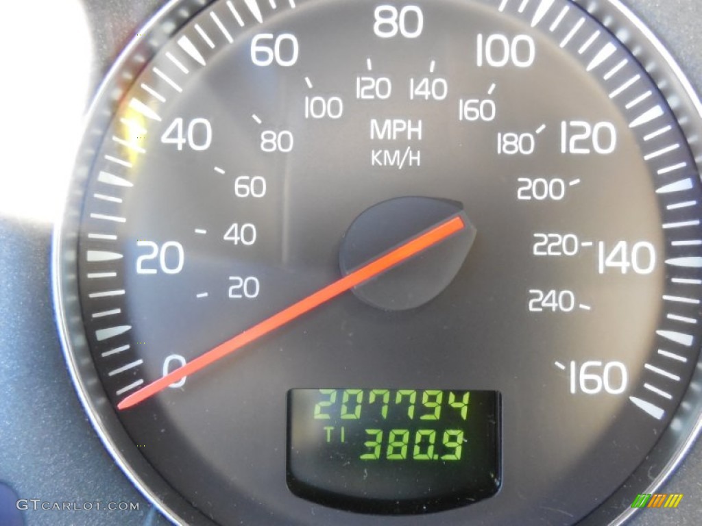 2004 XC70 AWD - Ruby Red Metallic / Beige/Light Sand photo #14