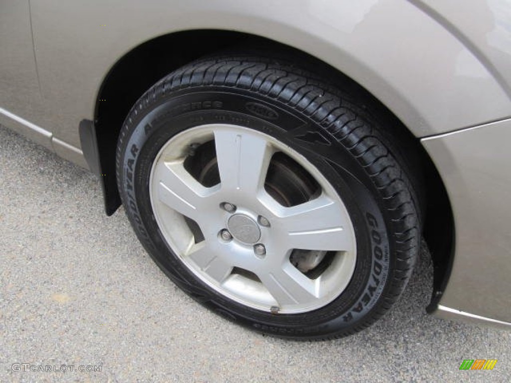 2005 Focus ZX4 SES Sedan - Arizona Beige Metallic / Dark Pebble/Light Pebble photo #8