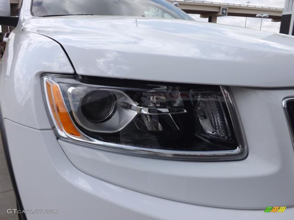 2014 Grand Cherokee Laredo - Bright White / New Zealand Black/Light Frost photo #12