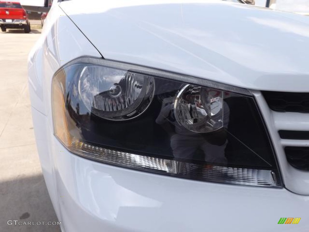 2013 Avenger SXT - New Bright White / Black/Light Frost Beige photo #12