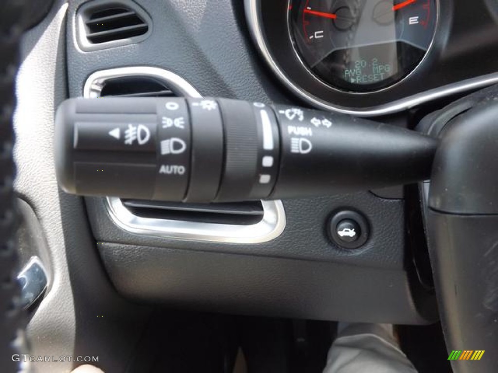 2013 Avenger SXT - New Bright White / Black/Light Frost Beige photo #20