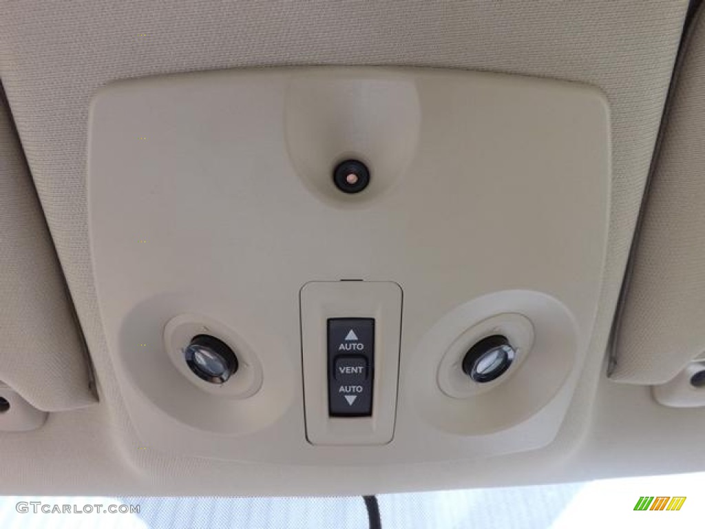 2013 Avenger SXT - New Bright White / Black/Light Frost Beige photo #23