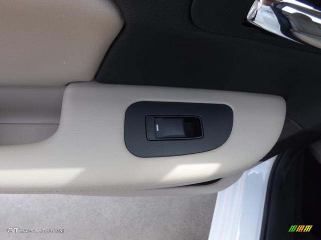 2013 Avenger SXT - New Bright White / Black/Light Frost Beige photo #31