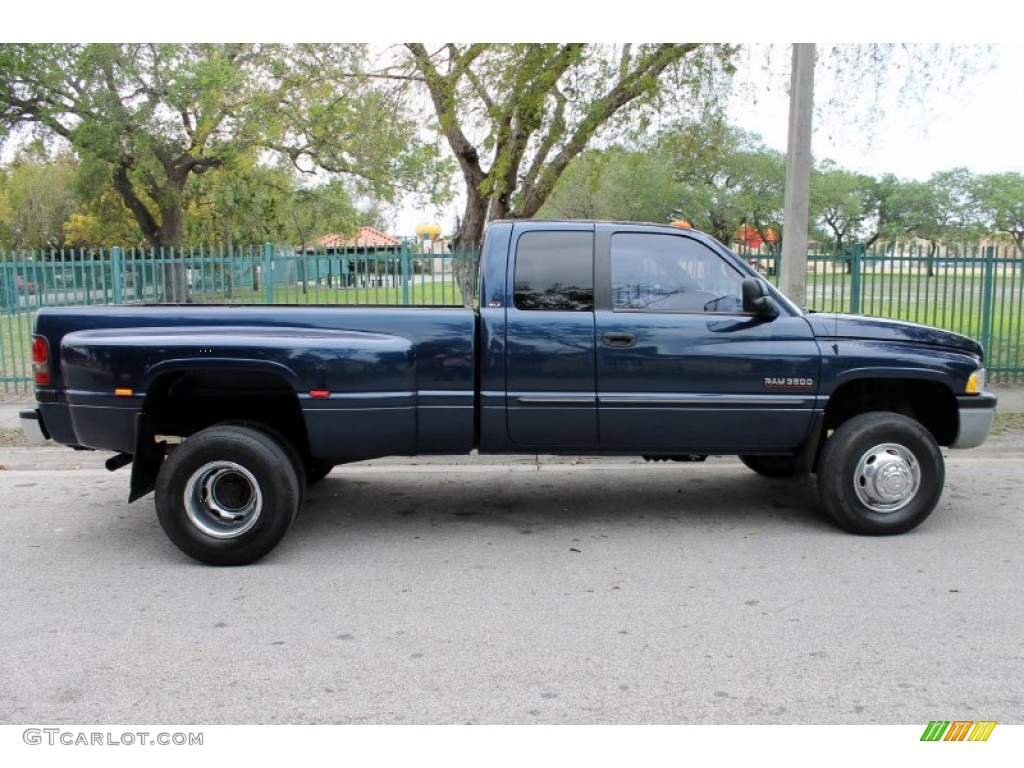 Parriot Blue Pearl 2001 Dodge Ram 3500 SLT Quad Cab 4x4 Dually Exterior Photo #79112437