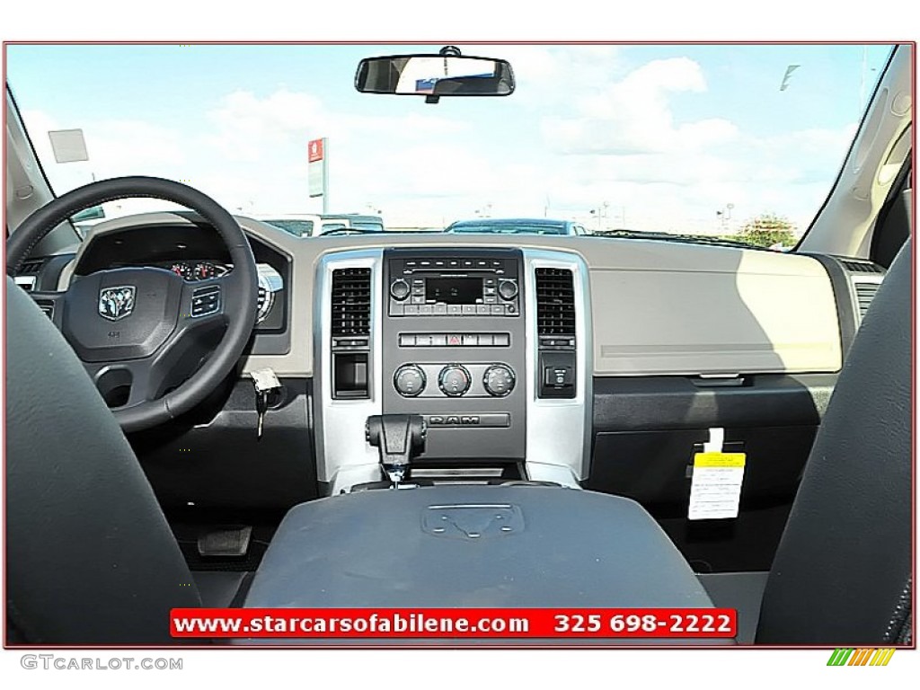 2012 Ram 1500 Lone Star Crew Cab - Bright Silver Metallic / Dark Slate Gray/Medium Graystone photo #28