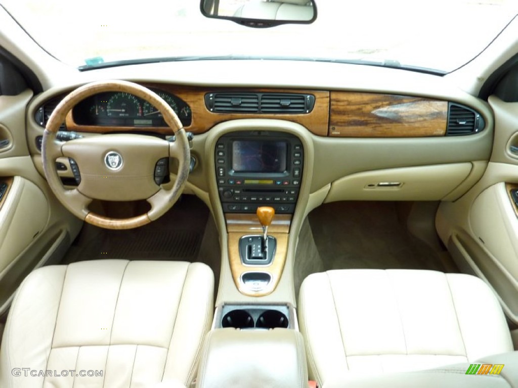 2003 Jaguar S-Type 4.2 Sand Dashboard Photo #79116198
