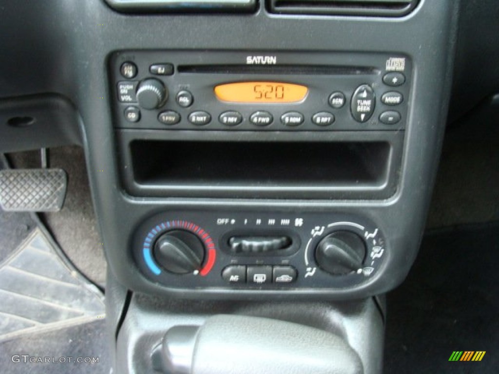 2002 Saturn S Series SC1 Coupe Controls Photos
