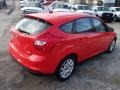 Race Red - Focus SE 5-Door Photo No. 4